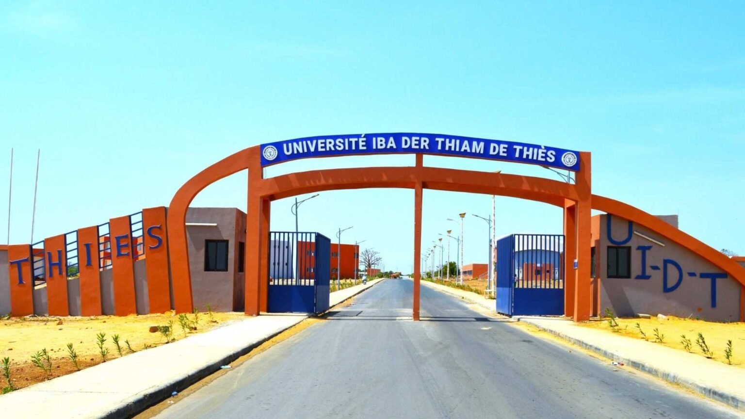 « 600 agents » de l’UIDT licenciés : Le Recteur dément le Rassemblement des Travailleurs licenciés