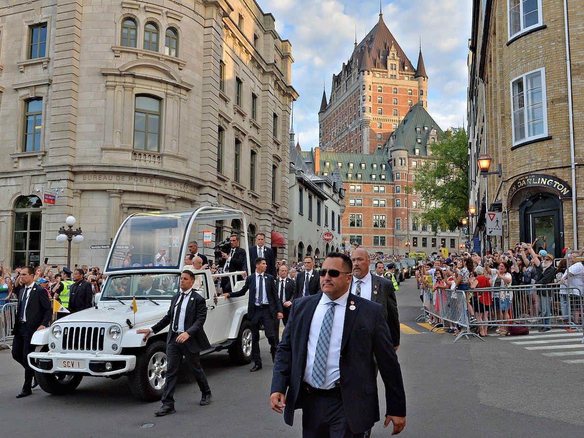 Le 27 juillet 2022, le pape est allé à la rencontre de la foule sur les plaines d’Abraham et dans les rues de Québec.