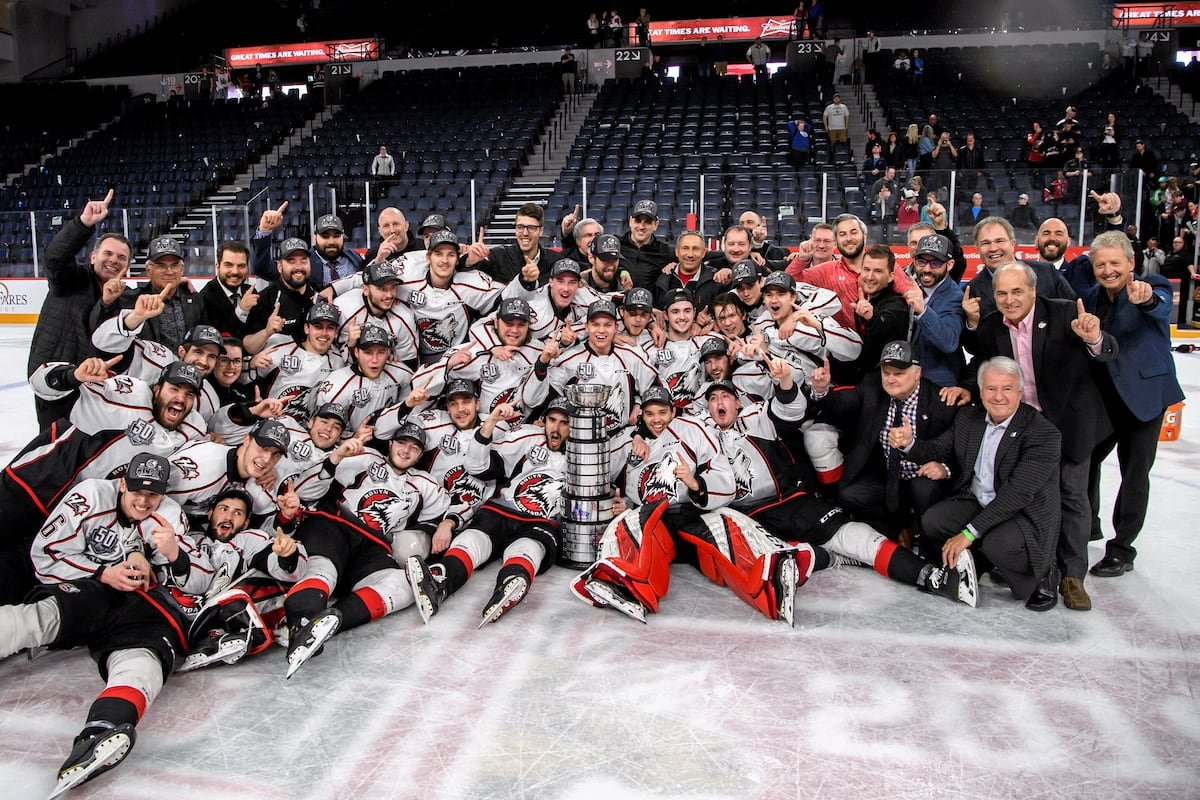 Mario Pouliot a mené les Huskies aux grands honneurs au printemps 2019.