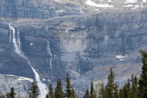Un deuxième corps sans vie retrouvé à Banff, dit la GRC