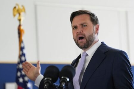 Vance accuse les démocrates californiens d’être responsables des manifestations