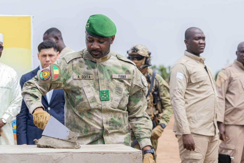 Mali : Assimi Goïta lance la construction d’une raffinerie d’or nationale.