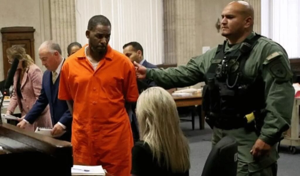 Les avocats de R. Kelly accusent le personnel de sa prison de l’avoir