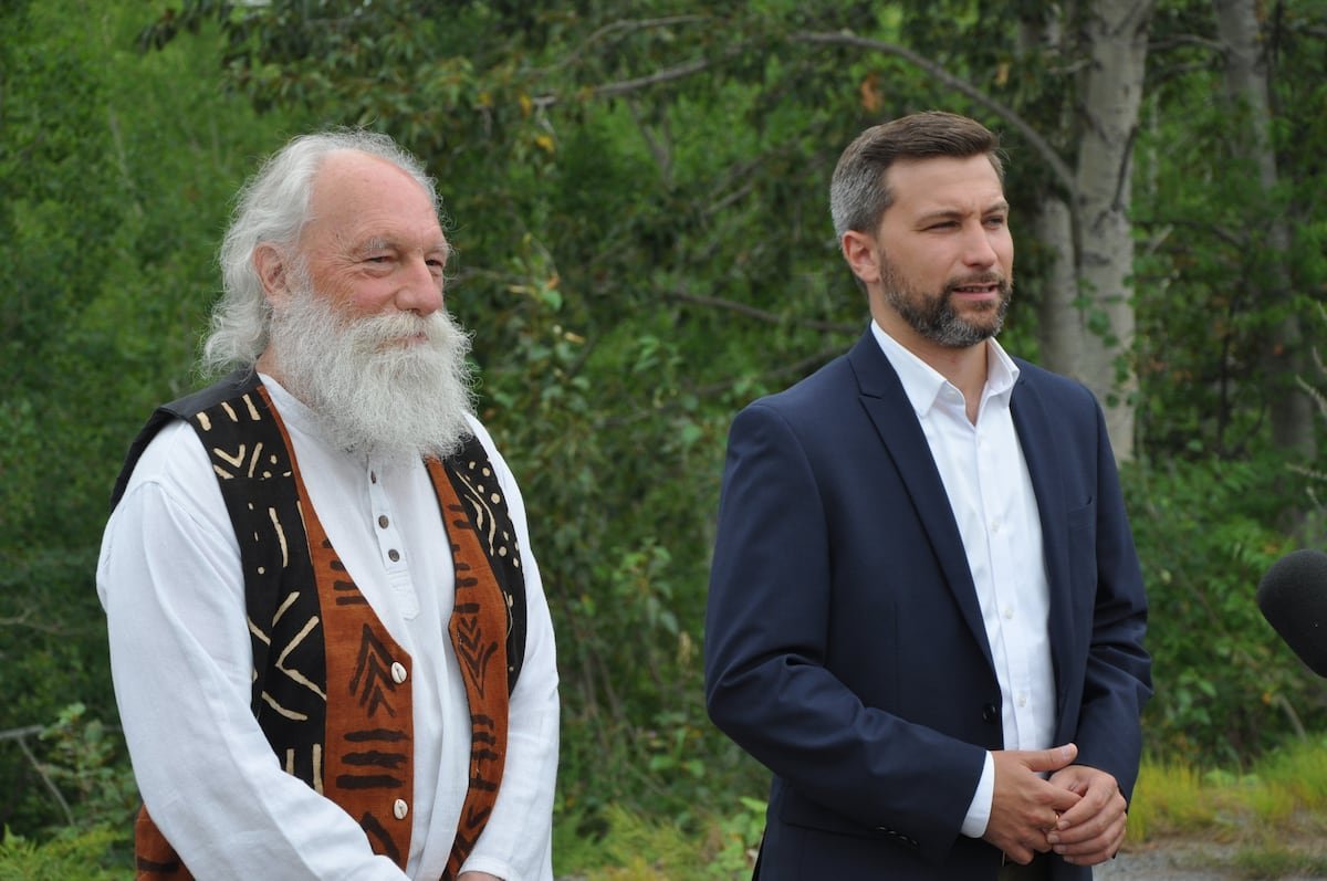Yv Bonnier Viger, en Gaspésie, est aussi candidat dans la course à la succession de Gabriel Nadeau-Dubois.