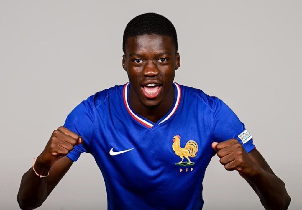 Mercato : Mamadou Sarr s’engage avec Chelsea jusqu’en 2033