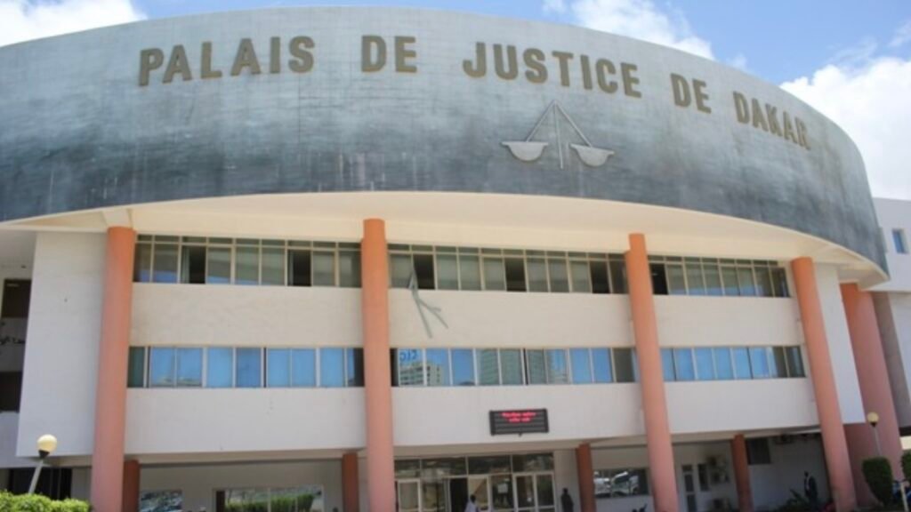 Affaire S. Bassirou Mbacké Khadim Awa Bâ : L’influenceur Fallou Ndoye condamné pour atteinte à la vie privée du marabout