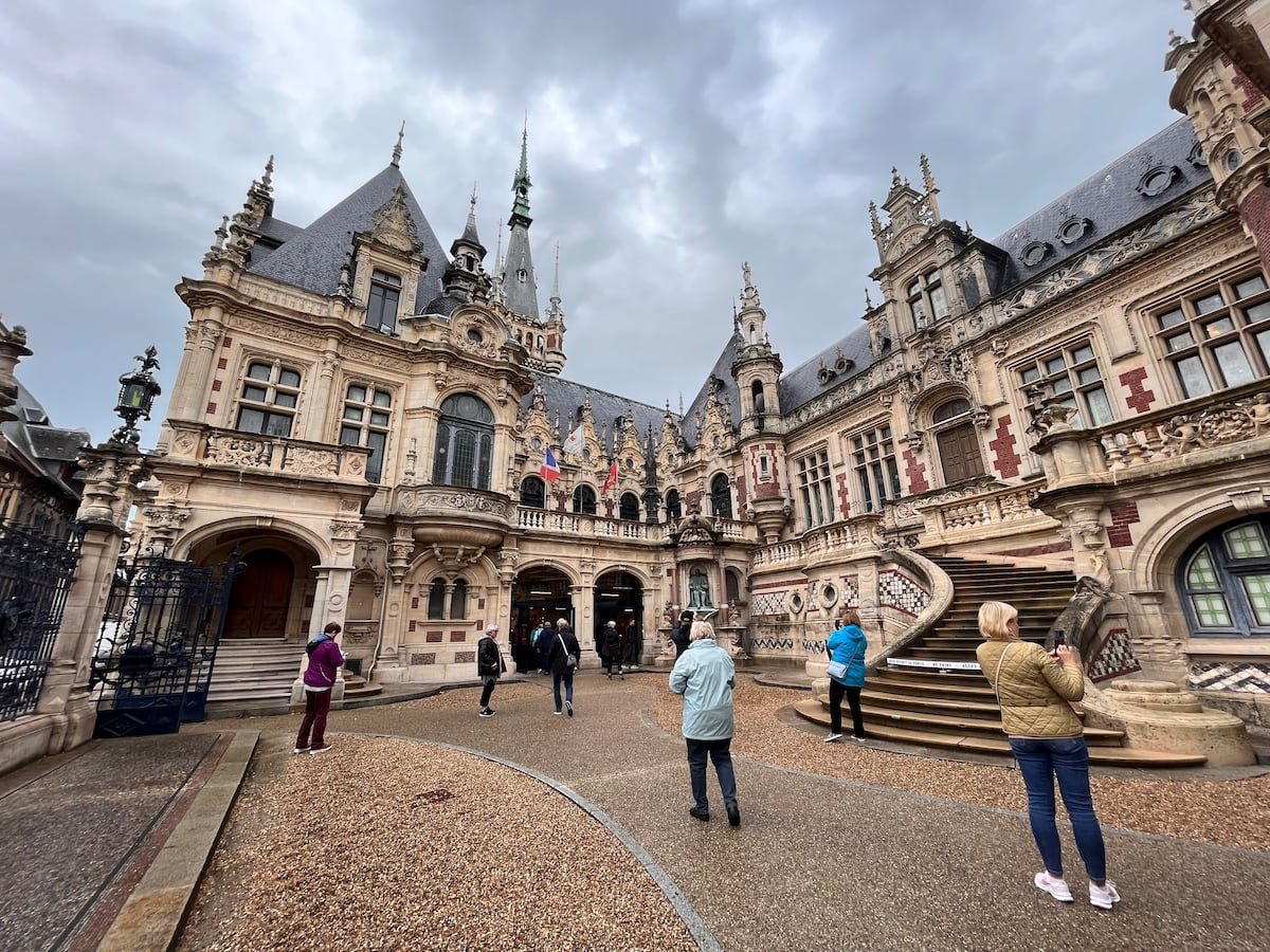 Le Palais Bénédictine de Fécamp est une distillerie dans un écrin raffiné.