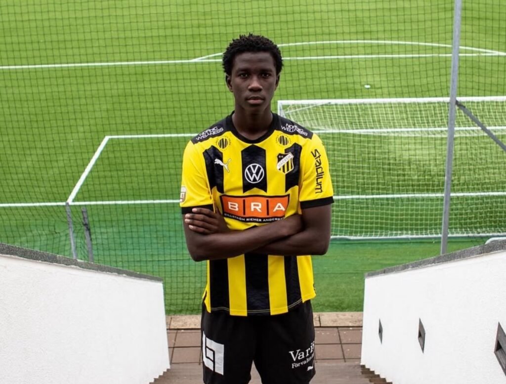 Bundesliga: Bayer Leverkusen s’offre un jeune défenseur sénégalais !