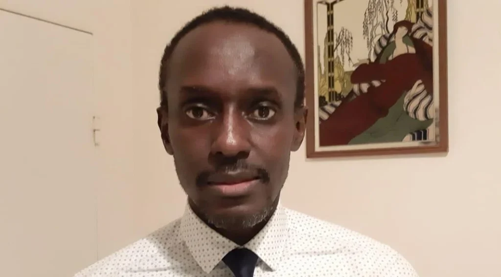 « De retour à Dakar » : Akhenaton dans le vieur du mouvement « Taxawu Ndonay Magg ñi »