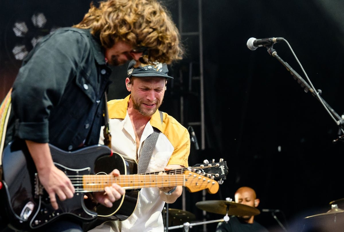 L’artiste a repoussé les limites du folk en parsemant ses balades de violents solos de synthétiseur et de guitare électrique.