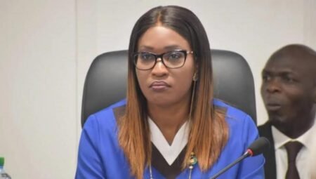 « Nous ne raserons jamais les murs. Nul ne nous effacera », avertit Zahra Iyane Thiam
