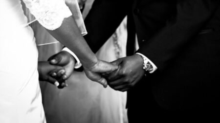 un gérant d’agence Ria détourne les caisses pour financer son mariage…