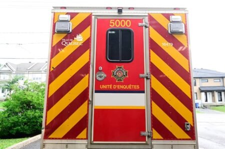 Un véhicule incendié dans Vanier