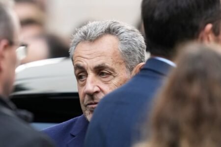 L’ancien président français Nicolas Sarkozy est maintenant en prison