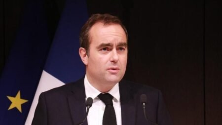 Le gouvernement saisit le Conseil d’État, Macron parle d’un « décalage d’une échéance »