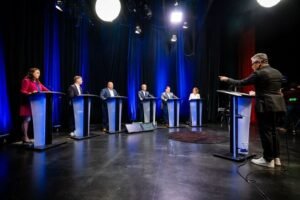 Au sommet des sondages, Marchand visé de toutes parts