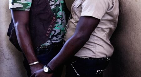 la police met fin à une rencontre h0m0sexuelle