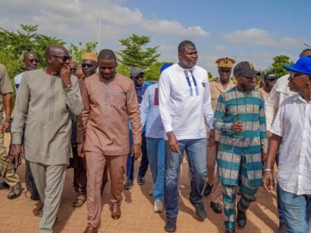 Diamniadio : le ministre Amadou Ba en visite à la ZAMPA pour la relance de la zone artisanale automobile