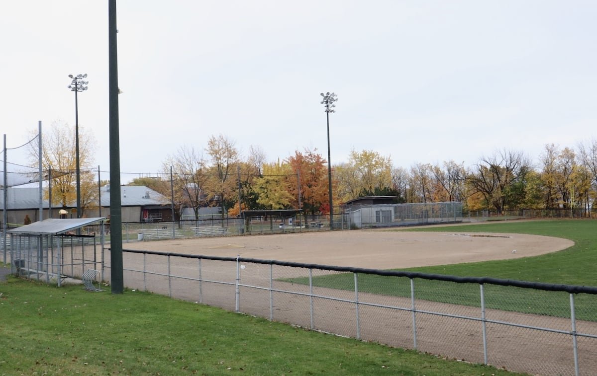 Le parc Fargy a besoin d'être réaménagé, selon Respect citoyens, alors que le terrain a notamment des problèmes de drainage.