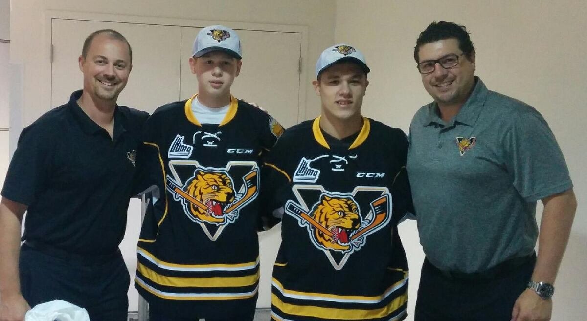 Kevin Cloutier et Louis Robitaille en compagnie de Vladislav Utkin et Ivan Kosorenkov en 2016.