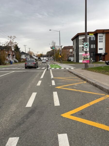 Moins de pistes cyclables, plus de voies automobiles, promet Hamad