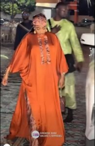 Sokhna Aïda Diallo sublime en tenue “drianké”(photos)
